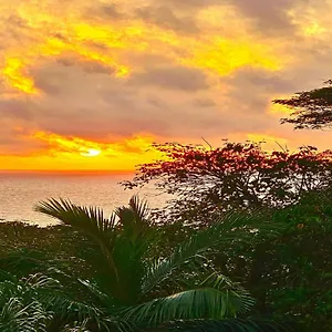  Pensión Au Lever Du Soleil Sea View Seychelles